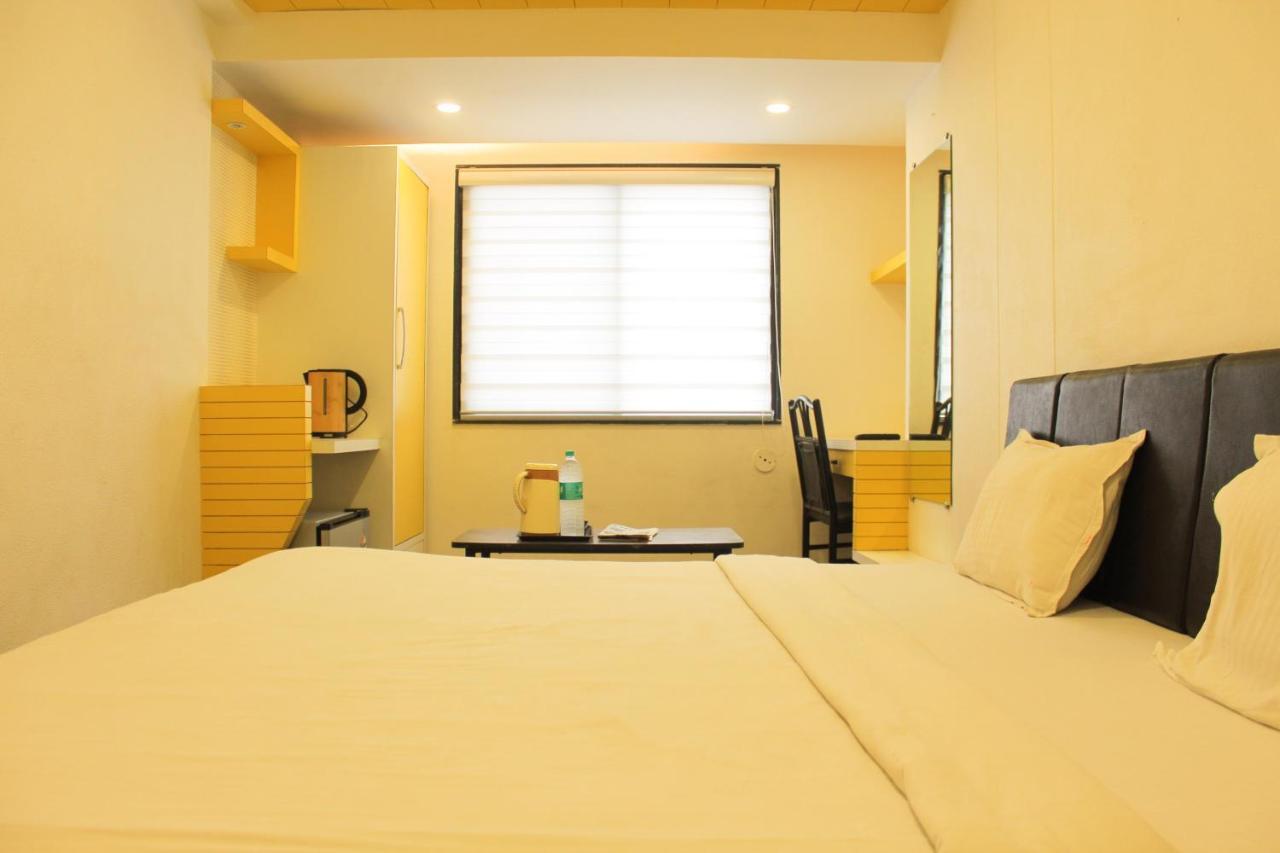 Hotel Maa Sharda Индор Екстериор снимка