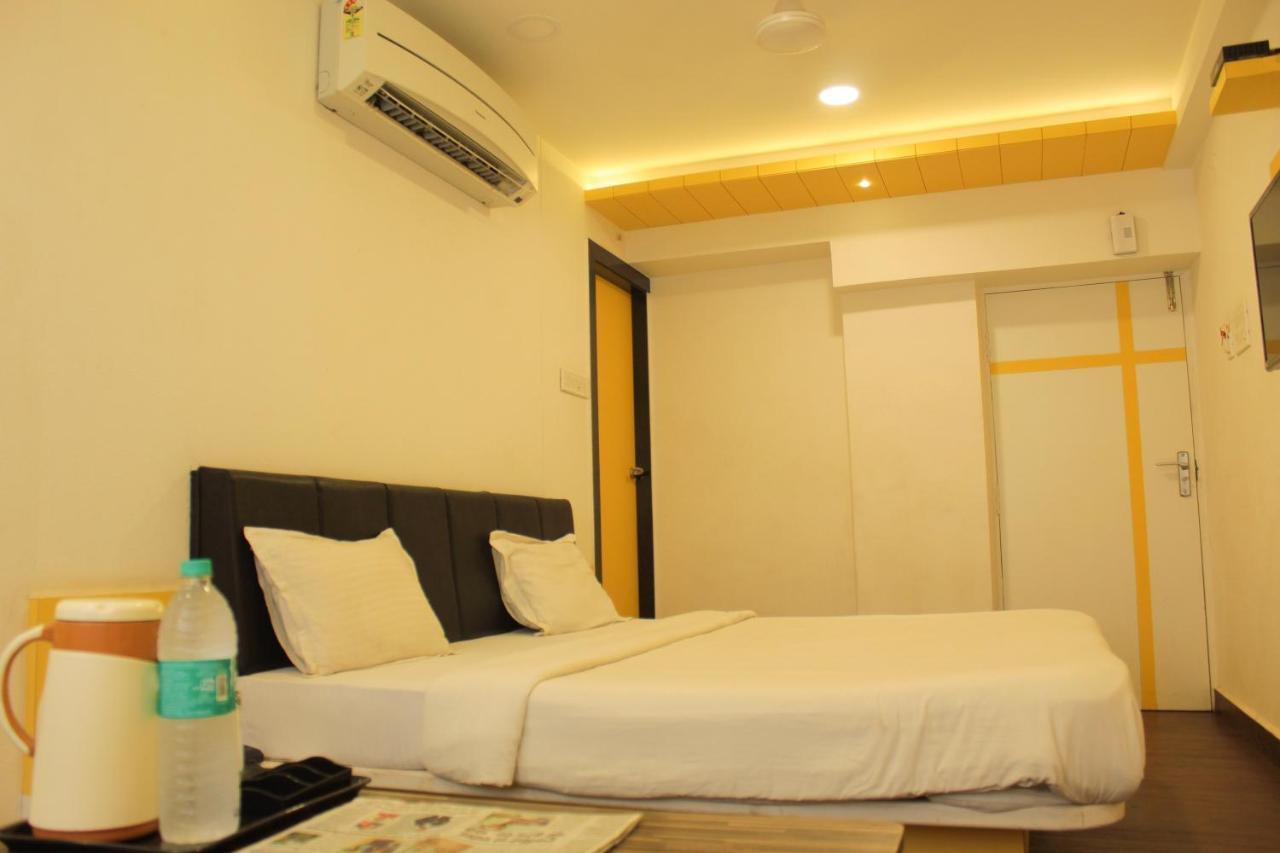 Hotel Maa Sharda Индор Екстериор снимка