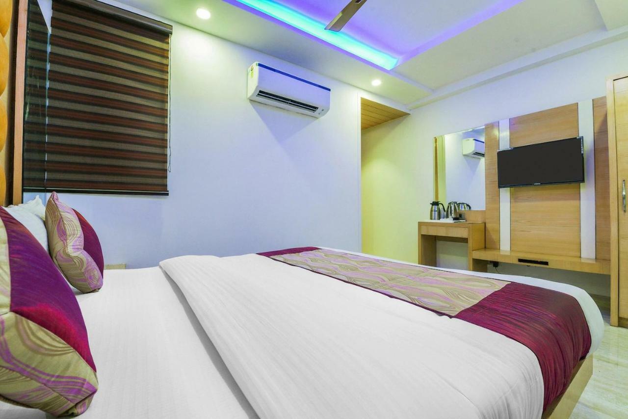 Hotel Maa Sharda Индор Екстериор снимка