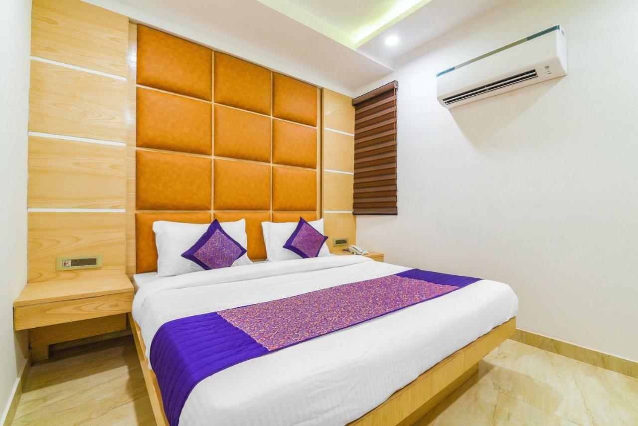 Hotel Maa Sharda Индор Екстериор снимка