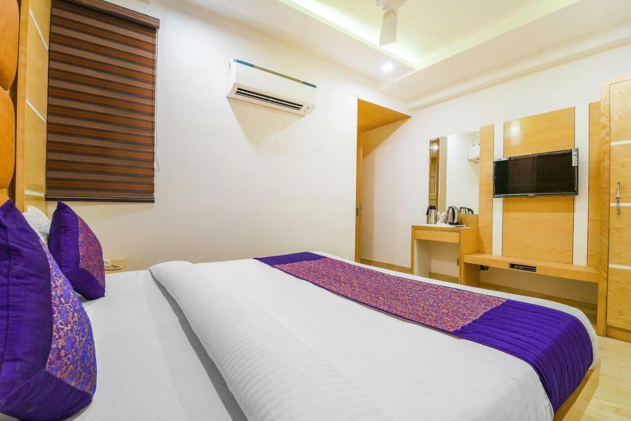 Hotel Maa Sharda Индор Екстериор снимка